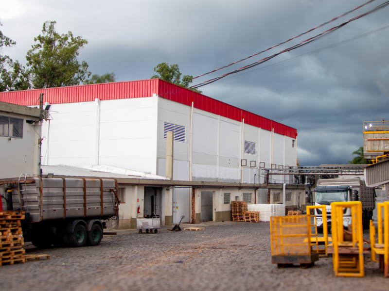 Obra entra na etapa final de acabamentos e estrutura elevada garantir&aacute; maior seguran&ccedil;a contra enchentes; conclus&atilde;o est&aacute; prevista para o primeiro semestre.