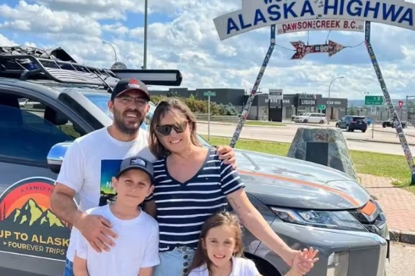 Família viaja de caminhonete do Paraná ao Alasca 