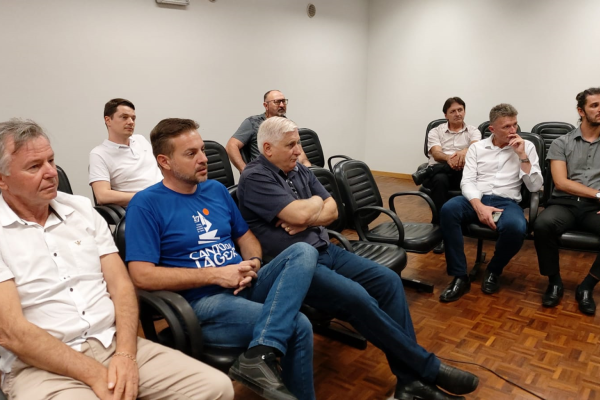 Prefeitos participam de reunião para tratar assuntos do presídio de Encantado