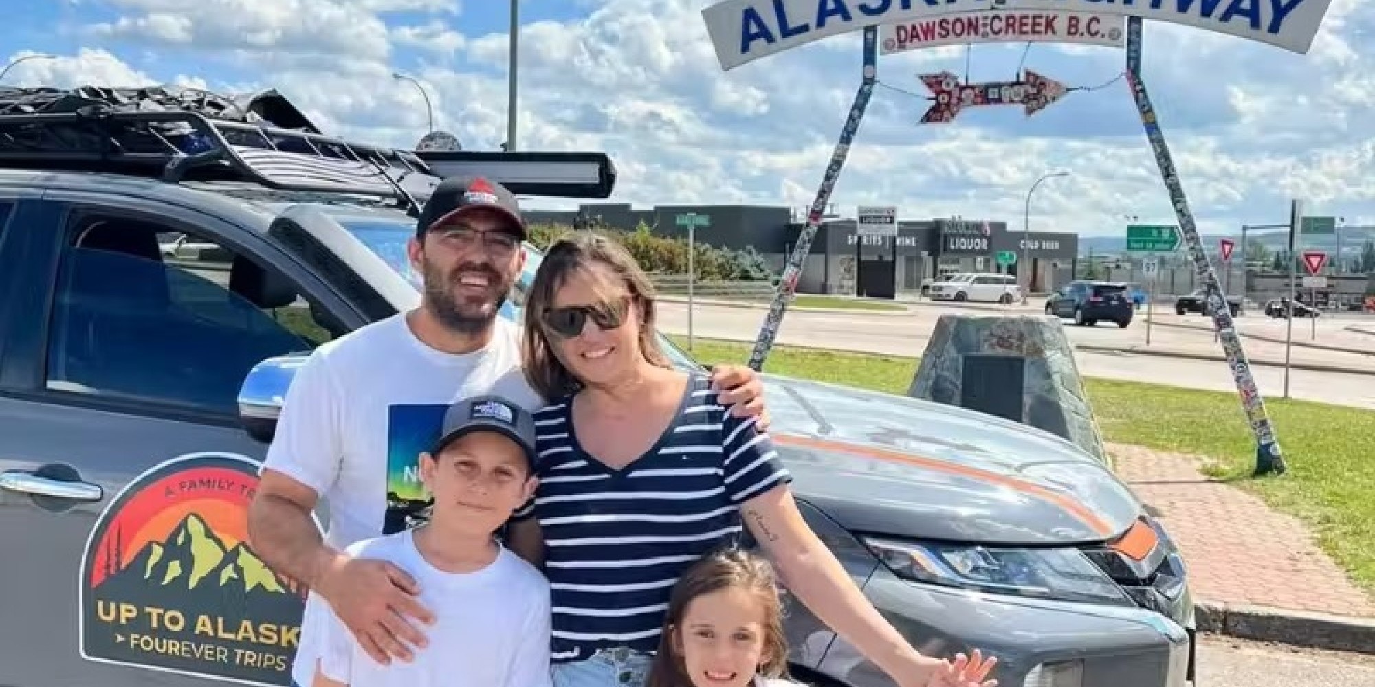 Família viaja de caminhonete do Paraná ao Alasca