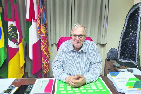 Prefeito de Encantado tem 81 anos 