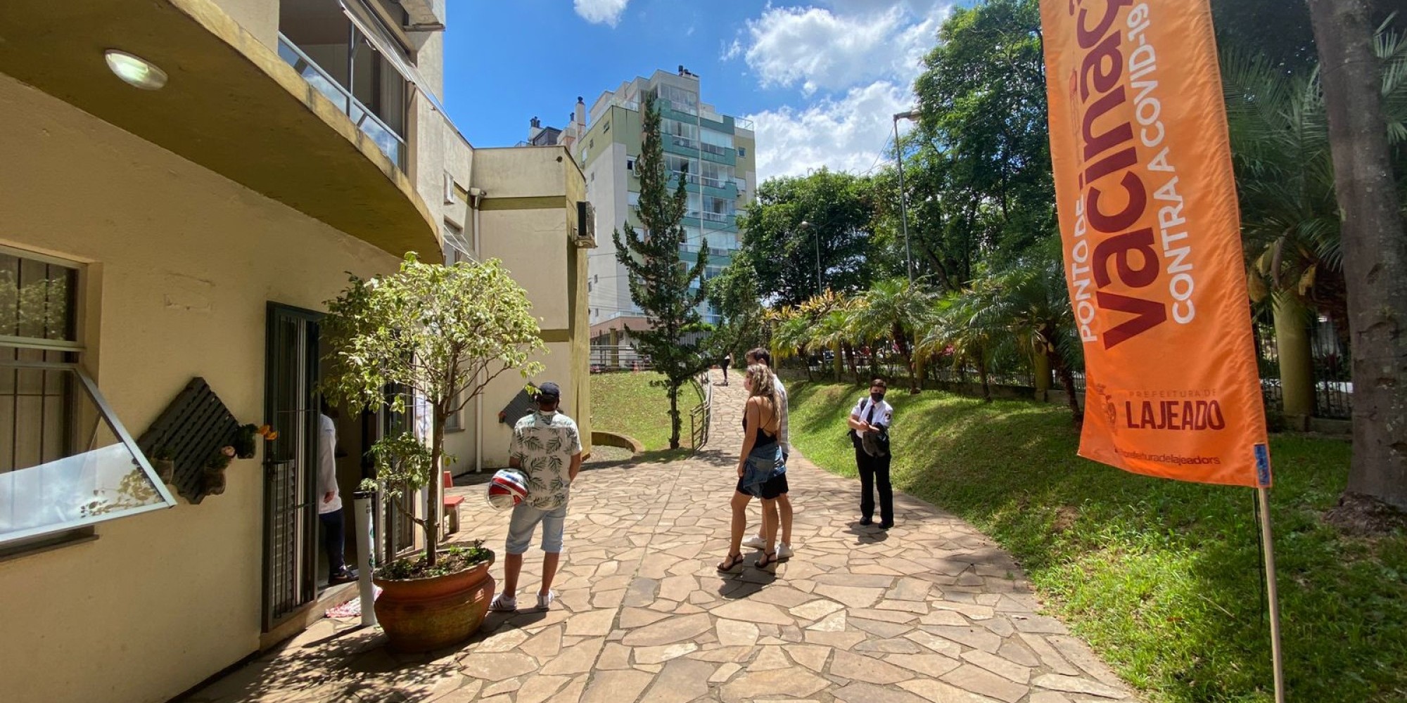 Vacinação ocorre em Lajeado nesta sexta-feira (05) das 8h até 20h Vacinação ocorre em Lajeado nesta sexta-feira (05) das 8h até 20h