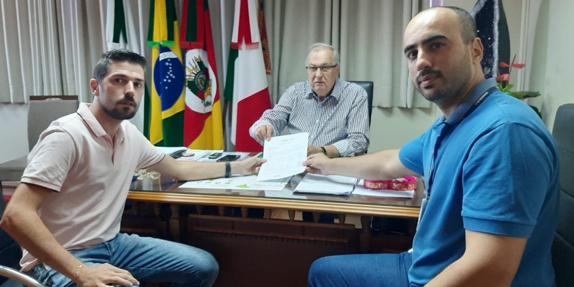 Decreto foi assinado na manhã de hoje Decreto foi assinado na manhã de hoje