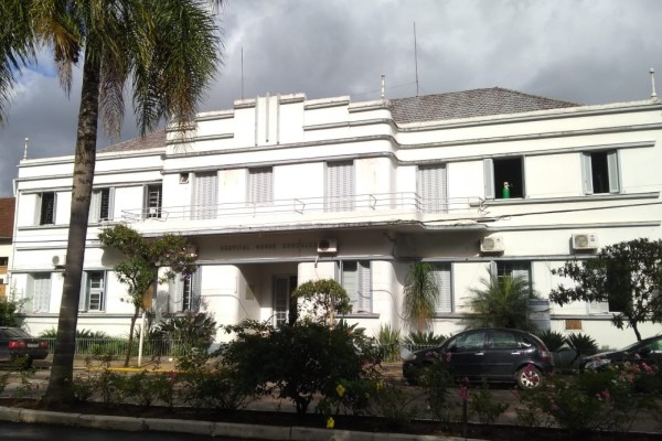 Mulher ficou três dias internadas no hospital de Roca Sales antes de ser transferida para UTI 