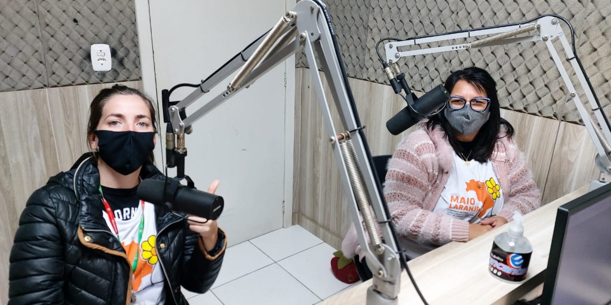 Conselheiras tutelares Isadora e Aline participaram de entrevista na Rádio Encantado para divulgar as ações Conselheiras tutelares Isadora e Aline participaram de entrevista na Rádio Encantado para divulgar as ações