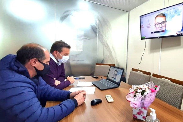 Secretário da Agricultura também participou da reunião 