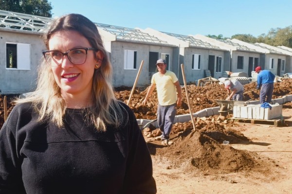 Obras e programas de compra de imóveis, financiados pelos governos estadual e federal, somam mais de 600 moradias para famílias atingidas pelas enchentes de 2023 e 2024.