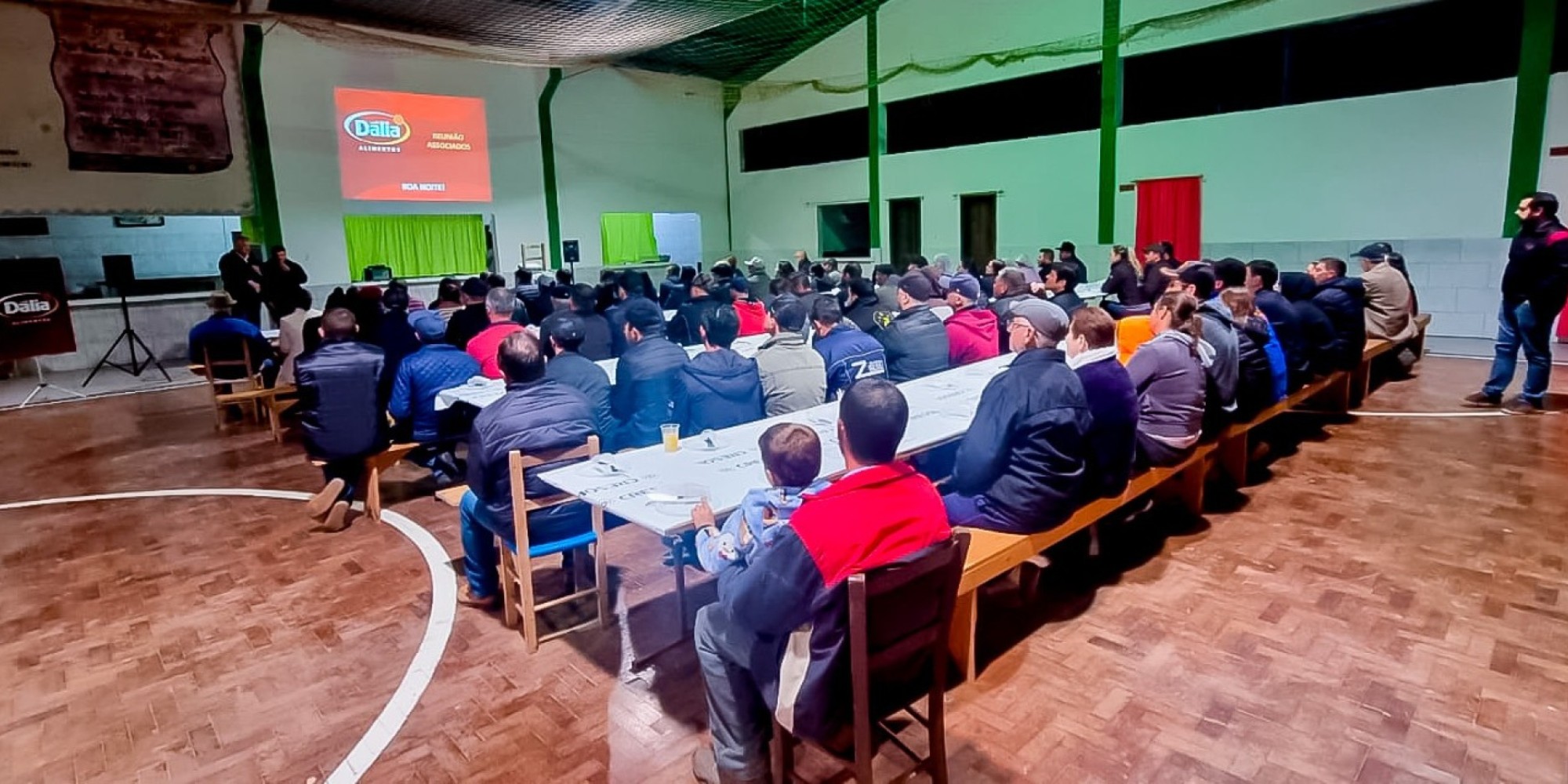 Encontro em Putinga reuniu aproximadamente 100 associados no mês passado Encontro em Putinga reuniu aproximadamente 100 associados no mês passado