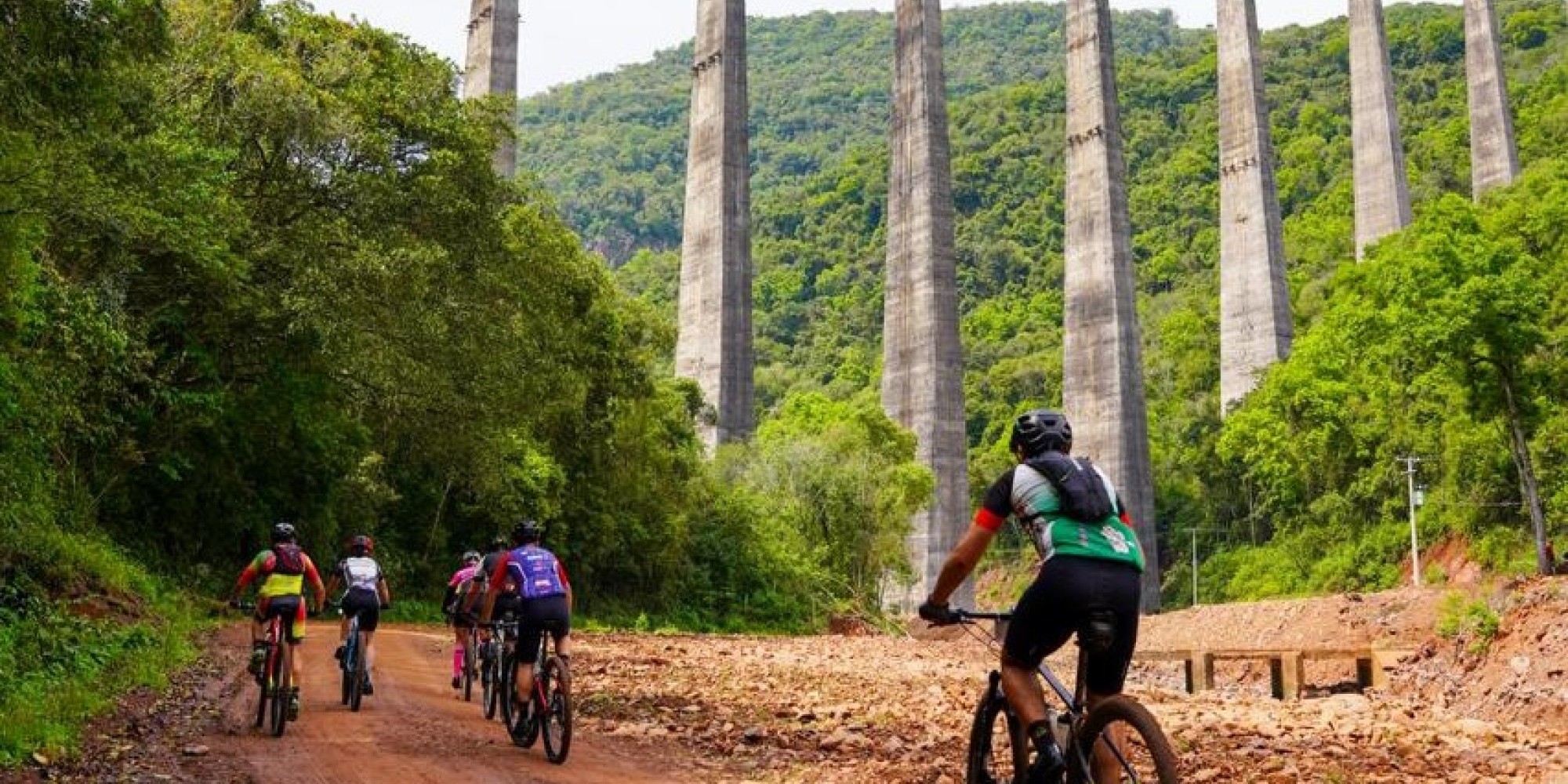 Evento realizado no domingo, teve percursos de 30 km e 50 km, valorizando o esporte, a natureza e o turismo regional. Evento realizado no domingo, teve percursos de 30 km e 50 km, valorizando o esporte, a natureza e o turismo regional.