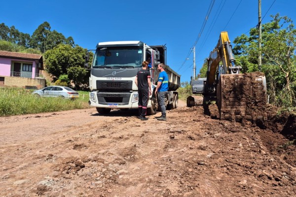 Com investimento de R$ 55 milhões, obras na rodovia começaram nesta quinta (9); além do trecho de 7 km entre Roca Sales e Colinas, o projeto vai da PRE, em Encantado, à BR-386, em Estrela.