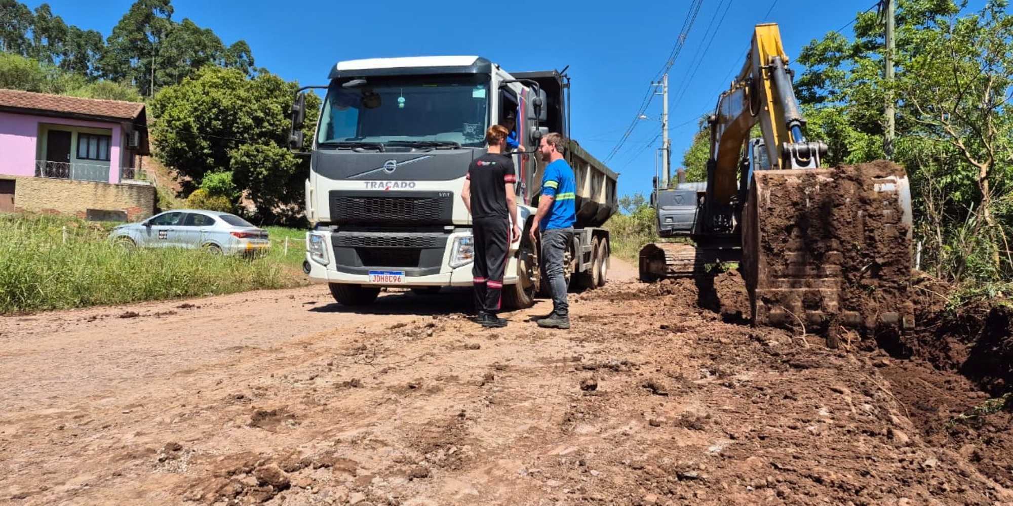 Com investimento de R$ 55 milhões, obras na rodovia começaram nesta quinta (9); além do trecho de 7 km entre Roca Sales e Colinas, o projeto vai da PRE, em Encantado, à BR-386, em Estrela. Com investimento de R$ 55 milhões, obras na rodovia começaram nesta quinta (9); além do trecho de 7 km entre Roca Sales e Colinas, o projeto vai da PRE, em Encantado, à BR-386, em Estrela.