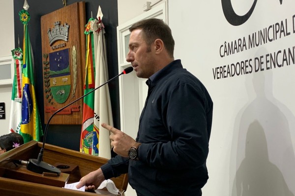 Salton fez críticas em relação ao trabalho da secretaria da saúde em seu discurso de tribuna