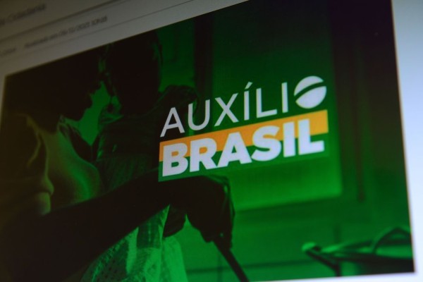 Valor mínimo para cada família é R$ 400