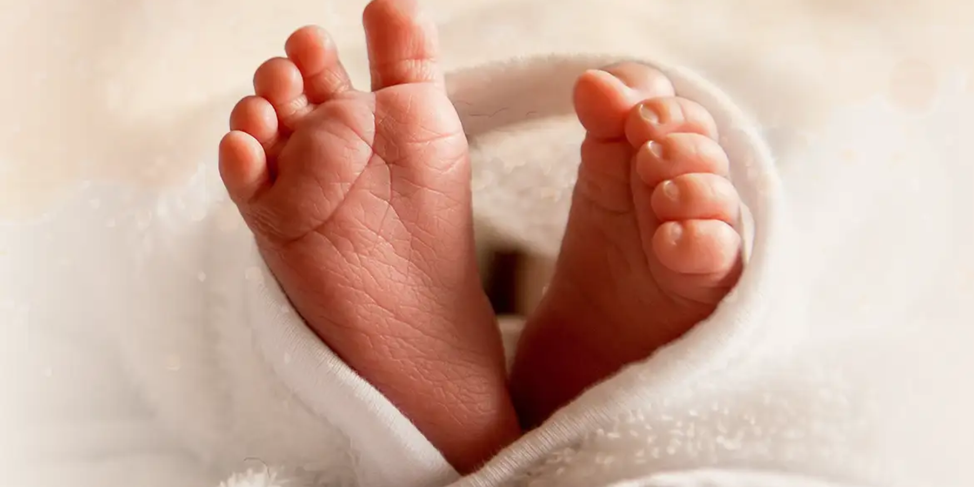 Bebê é deixado como garantia de dívida em boca de fumo