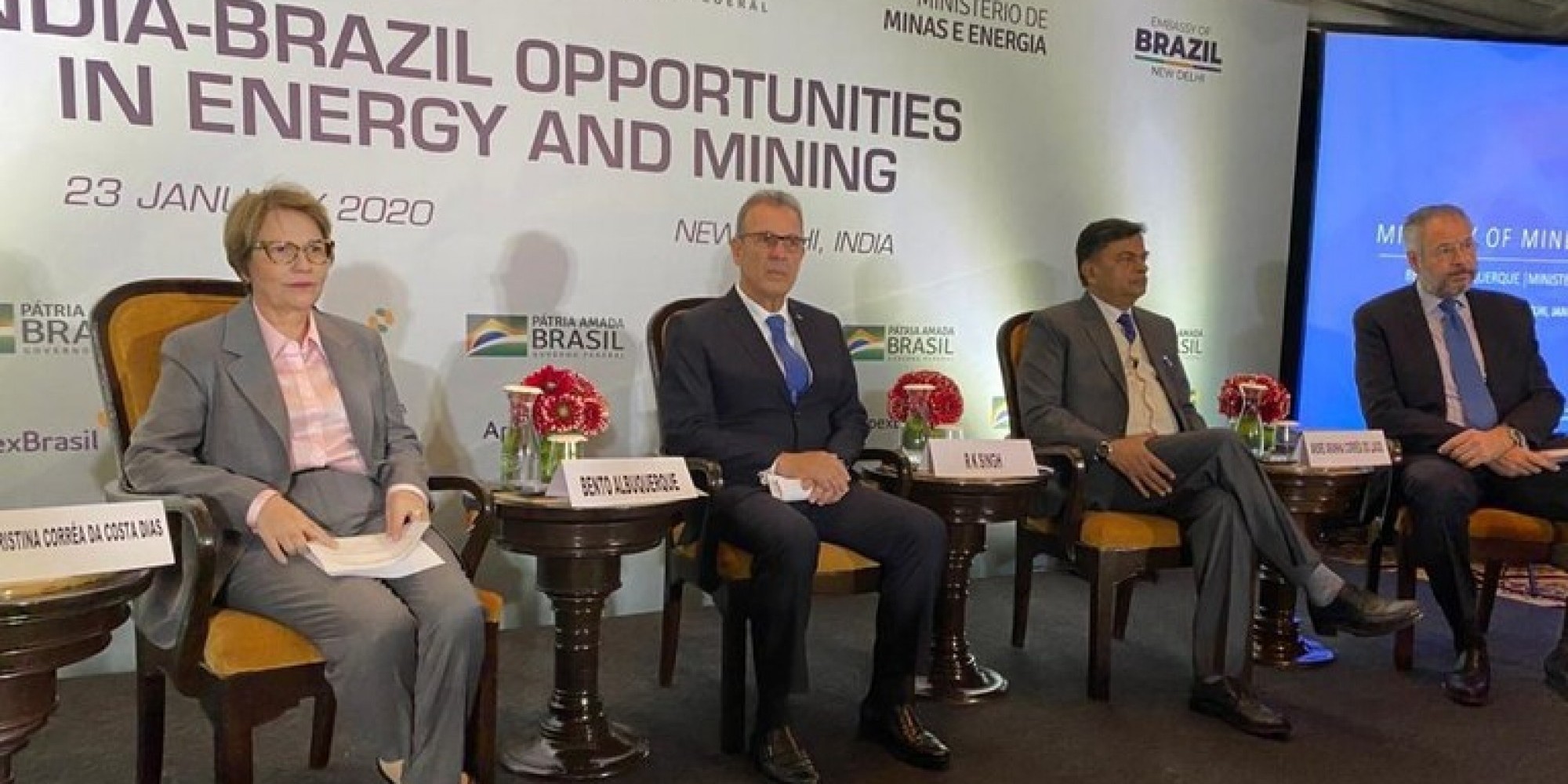 Ministros Tereza Cristina e Bento Albuquerque participam do Seminário sobre Oportunidades em Energia e Mineração, em Nova Déli Ministros Tereza Cristina e Bento Albuquerque participam do Seminário sobre Oportunidades em Energia e Mineração, em Nova Déli
