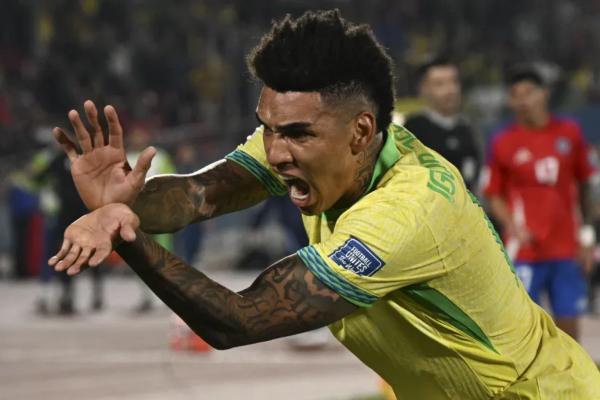 Igor Jesus e Luiz Henrique, do Botafogo, garantiram a virada da Seleção por 2 a 1.