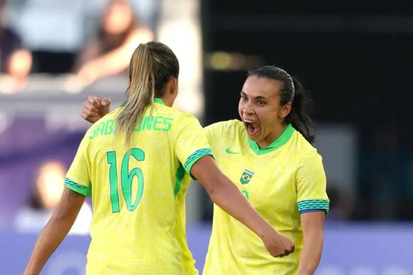 Gabi Nunes marcou o gol da partida após bela assistência de Marta.