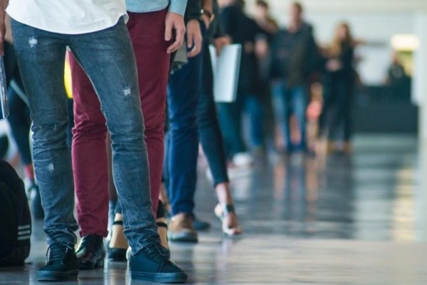 Brasil é o segundo país com maior proporção de jovens que não trabalham e nem estudam 