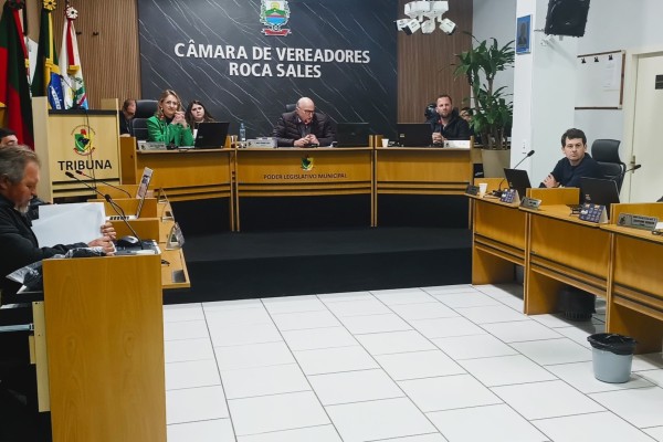 Sessão desta segunda-feira (4) também teve participação do Grupo de Educação Fiscal do município, que convidou para inauguração de memorial às vítimas das enchentes.