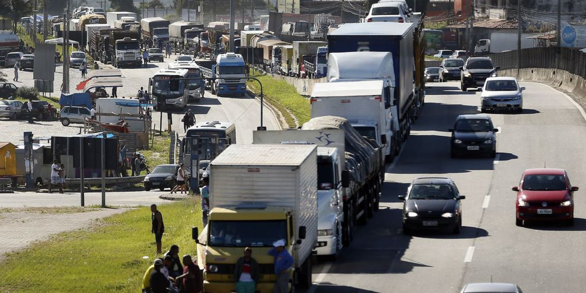 Motoristas que se declararam até 29 de agosto receberão R$ 2 mil. Motoristas que se declararam até 29 de agosto receberão R$ 2 mil.