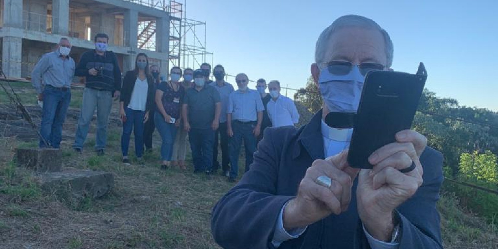 Bispo Dom Aloísio Dilli visita obra do Cristo Protetor