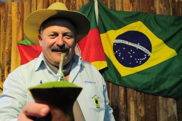 Morre Pedro Schwengber, fundador da Escola do Chimarrão