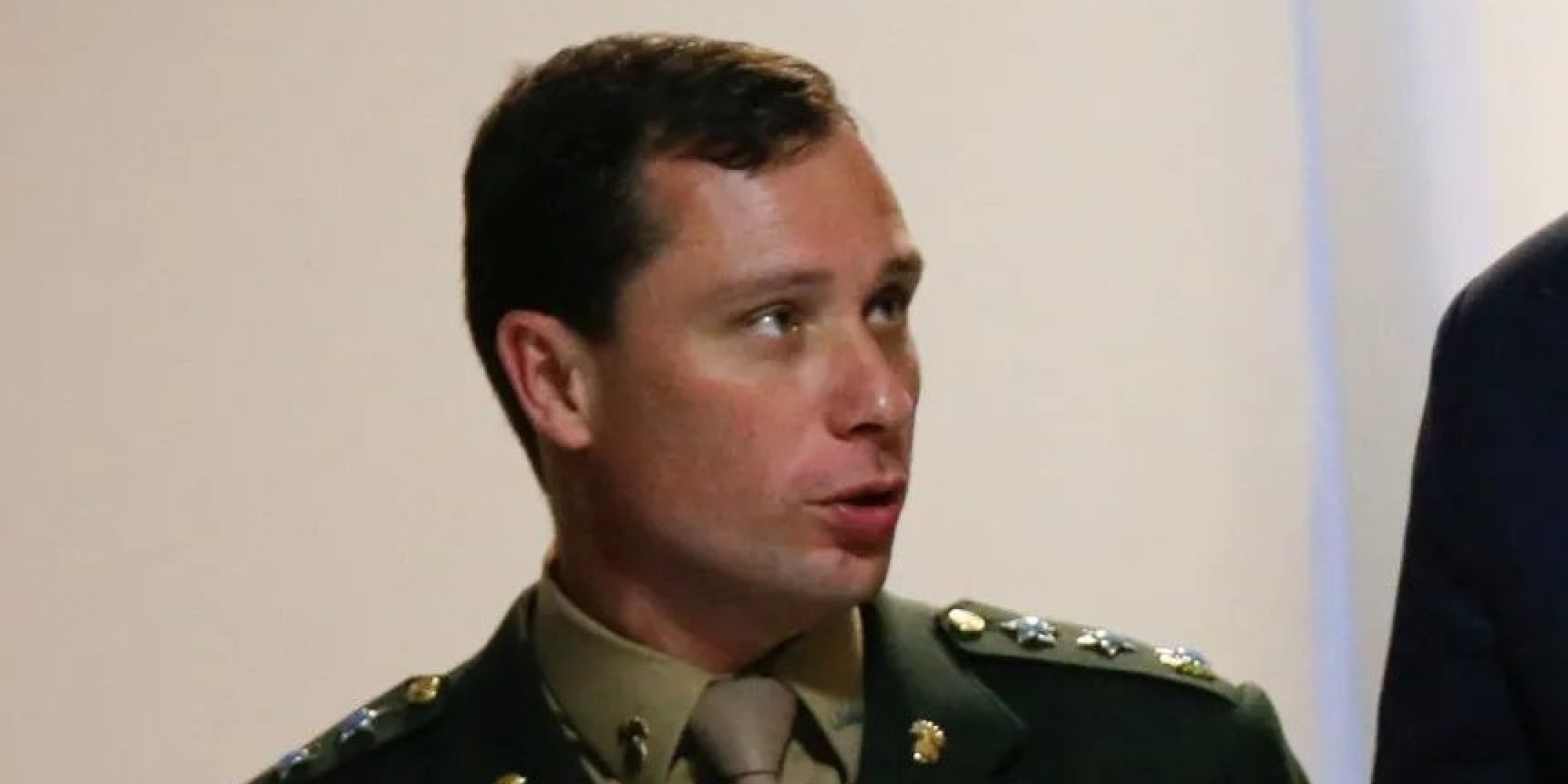 Mauro Cid, ex-ajudante de Bolsonaro, fica em silêncio durante depoimento à Polícia Federal