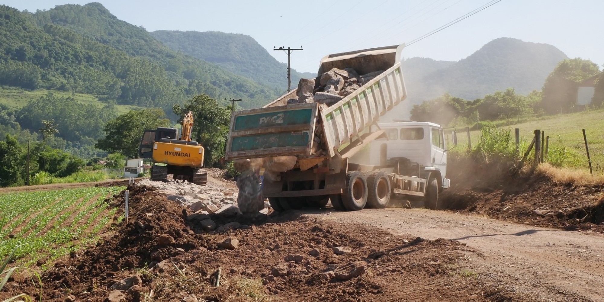 Seguem as obras de pavimentação no interior de Colinas