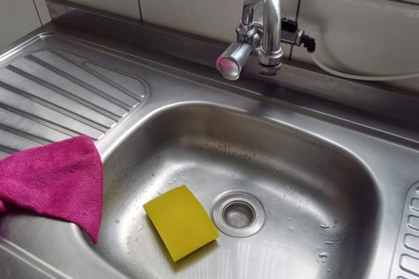 Cuidado com as misturas caseiras na hora de limpar a casa