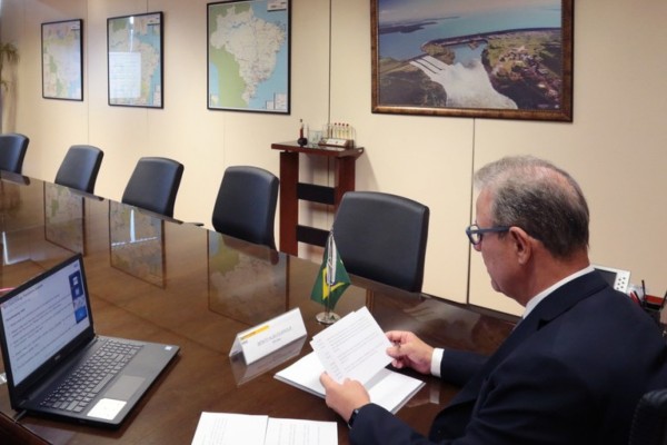 Ministro participou da Cúpula sobre Transições para Energia Limpa