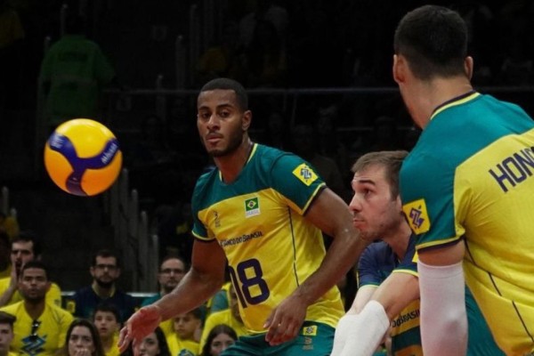 Brasil vence Itália no vôlei e está garantido nos Jogos Olímpicos de Paris 