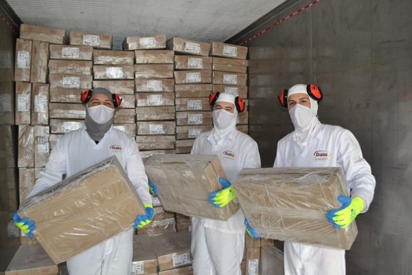 Carregamento realizado na planta industrial em Arroio do Meio. Foram 47 toneladas do produto que terá como destino o Haiti