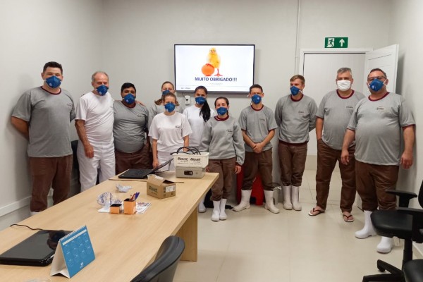 Capacitações estão ocorrendo a fim de promover o conhecimento dos funcionários de todas as etapas do Programa Frango de Corte