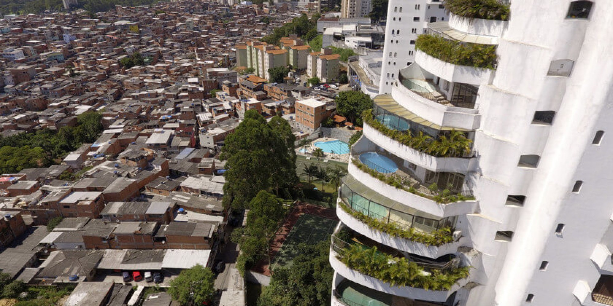 Em todos os eixos, a diretriz principal é elevar a renda e a qualidade de vida da população brasileira com redução das desigualdades sociais e regionais Em todos os eixos, a diretriz principal é elevar a renda e a qualidade de vida da população brasileira com redução das desigualdades sociais e regionais