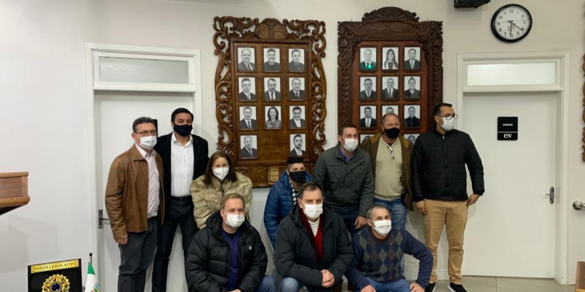 CÂMARA DE ENCANTADO: Descerrada placa com fotos dos integrantes da legislatura 2021-2024