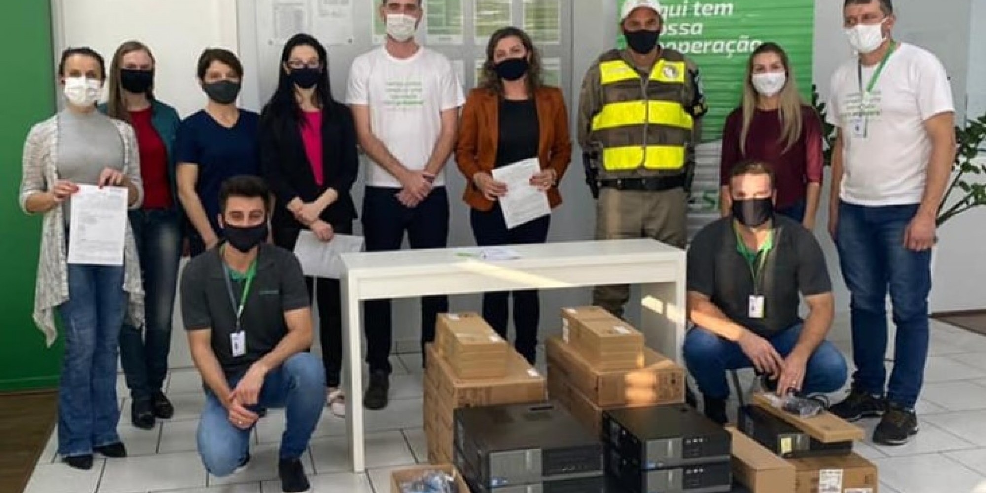 Ao todo, foram doados nove computadores Ao todo, foram doados nove computadores