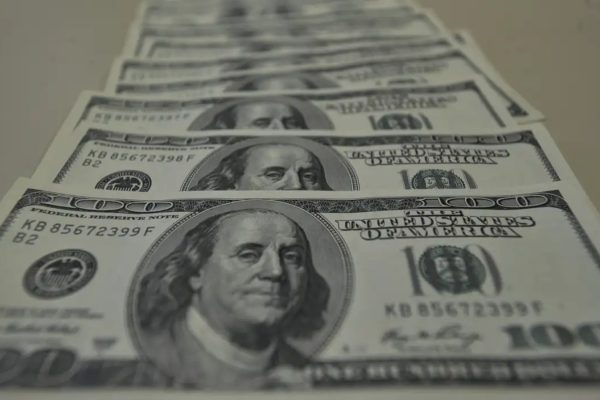 Bolsa sobe pela sétima vez seguida e supera os 127 mil pontos.