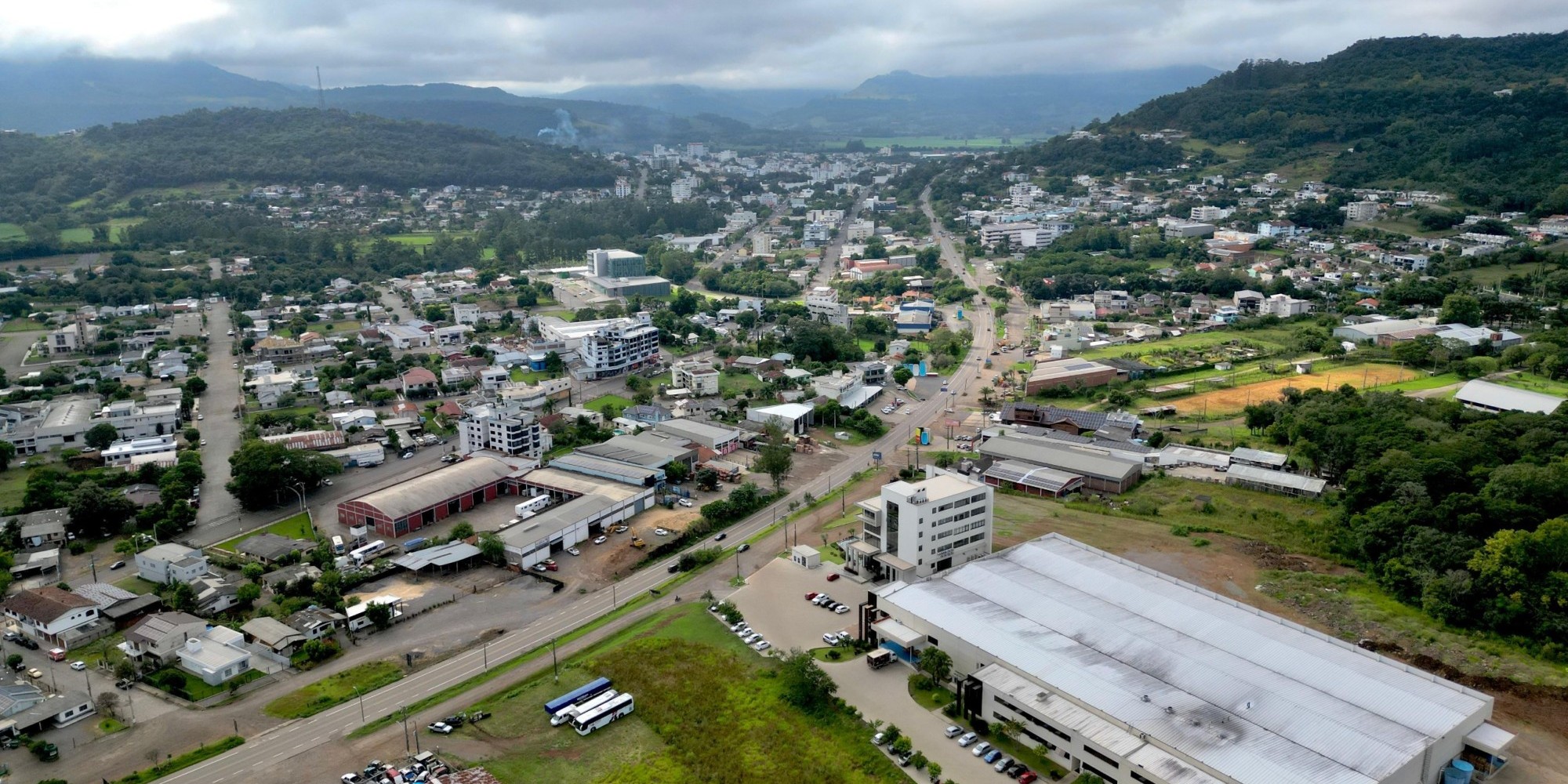 Construção Civil lidera o crescimento. Construção Civil lidera o crescimento.