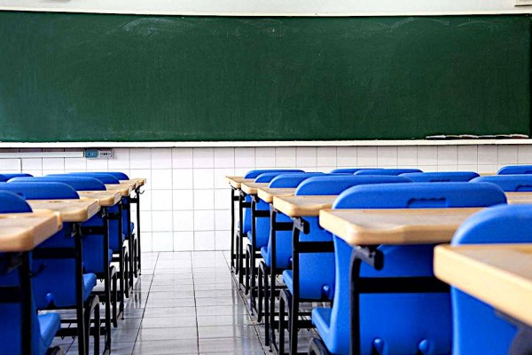 Objetivo é retomar as atividades presenciais de educação infantil e da educação básica (1º e 2º anos)