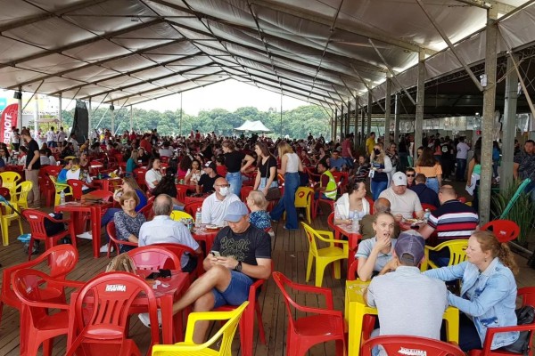 ESTRELA MULTIFEIRA: Os Atuais encerram a 7ª edição na tarde deste domingo