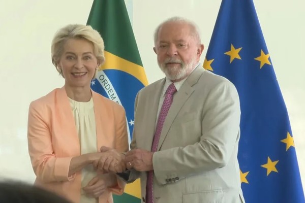 Presidente da Comissão Europeia se reúne em Brasília com Lula