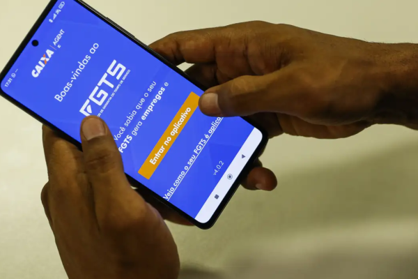 Mudanças restringem valor, número de parcelas e frequência de operações para evitar endividamento e reduzir abusos contra trabalhadores.