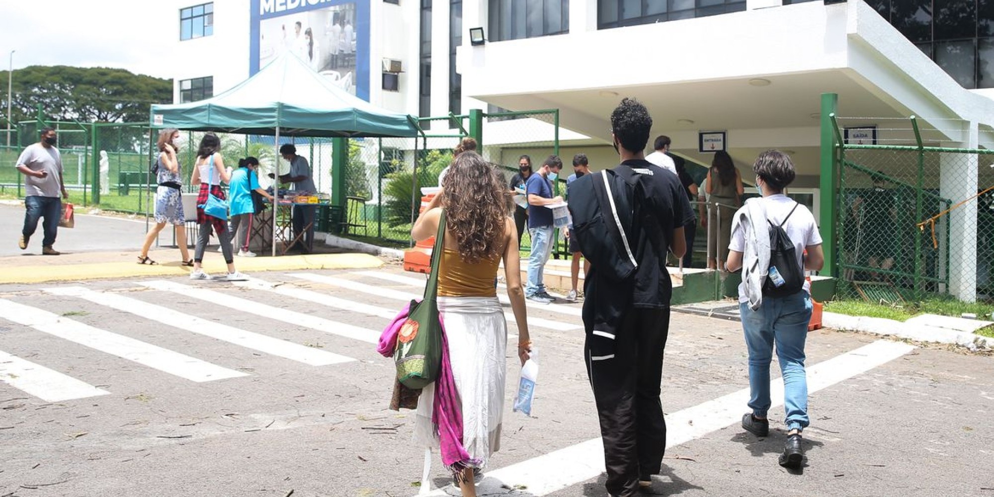 Há quase 78 mil vagas em 1.265 instituições privadas de ensino. Há quase 78 mil vagas em 1.265 instituições privadas de ensino.