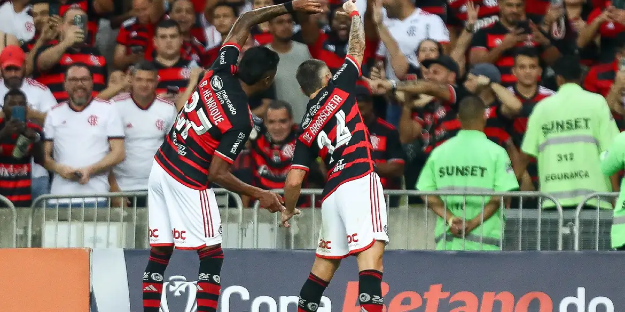 A equipe rubro-negra vai enfrentar o Corinthians, enquanto o Galo jogará contra o Vasco na próxima fase. A equipe rubro-negra vai enfrentar o Corinthians, enquanto o Galo jogará contra o Vasco na próxima fase.