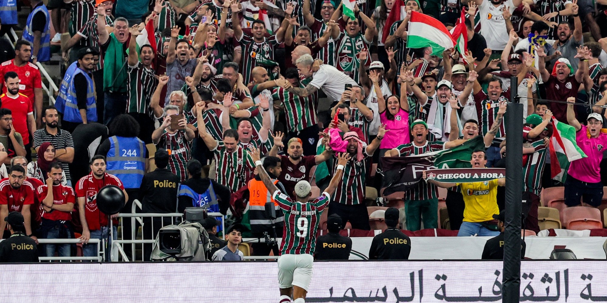 Tricolor Carioca superou os egípcios por 2 a 0 com gols de Arias e John Kennedy. Tricolor Carioca superou os egípcios por 2 a 0 com gols de Arias e John Kennedy.