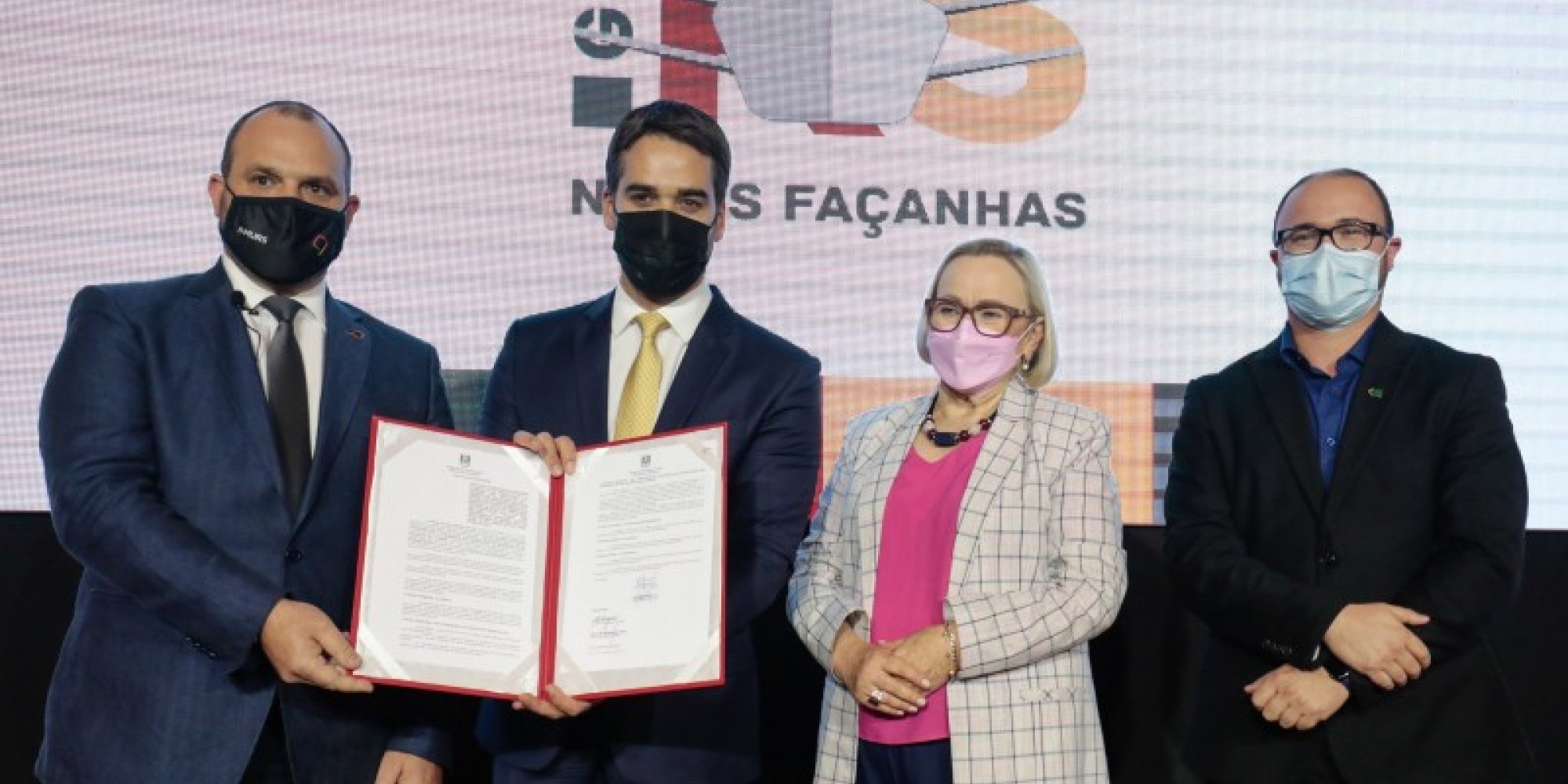 No total, 495 municípios têm créditos com o Estado. No total, 495 municípios têm créditos com o Estado.