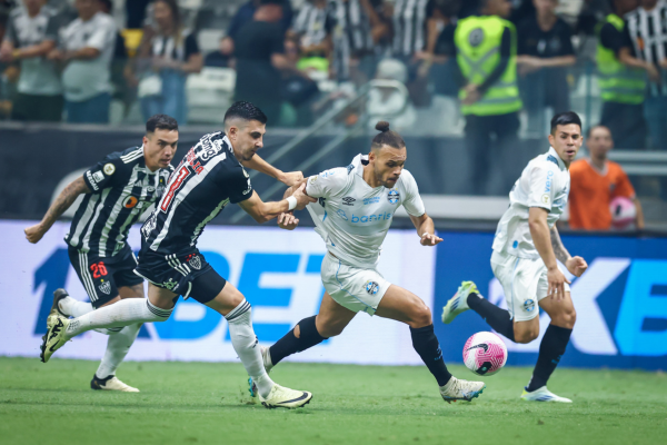 Com a derrota, o Grêmio segue na 11ª colocação, com 35 pontos, e agora se prepara para o clássico Gre-Nal 443.