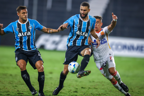 Com desempenho abaixo do esperado e dificuldades na criação ofensiva, o jogo terminou sem gols na noite desta quarta-feira (7), no Estádio Alejandro Villanueva, em Lima, no Peru, pela 4ª rodada do Grupo D.