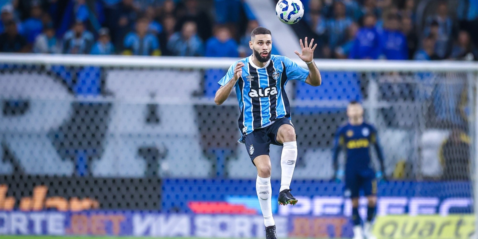 Diante de 12.961 torcedores na Arena na noite desta terça-feira (20), o Tricolor pressionou, acertou a trave, teve gol anulado nos acréscimos e acabou eliminado sob protestos contra a arbitragem. Diante de 12.961 torcedores na Arena na noite desta terça-feira (20), o Tricolor pressionou, acertou a trave, teve gol anulado nos acréscimos e acabou eliminado sob protestos contra a arbitragem.