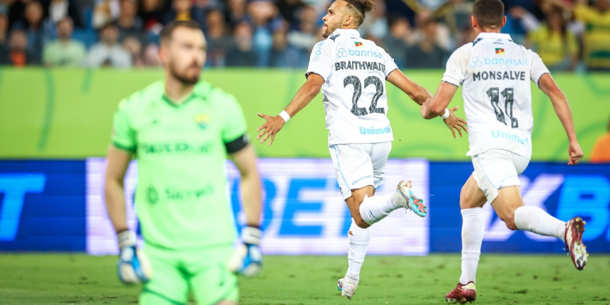 O Tricolor aplicou 3 a 1 em jogo fora de casa, na Arena Pantanal, e vai mandar a partida de ida das oitavas da competição continental no Couto Pereira, em Curitiba. O Tricolor aplicou 3 a 1 em jogo fora de casa, na Arena Pantanal, e vai mandar a partida de ida das oitavas da competição continental no Couto Pereira, em Curitiba.